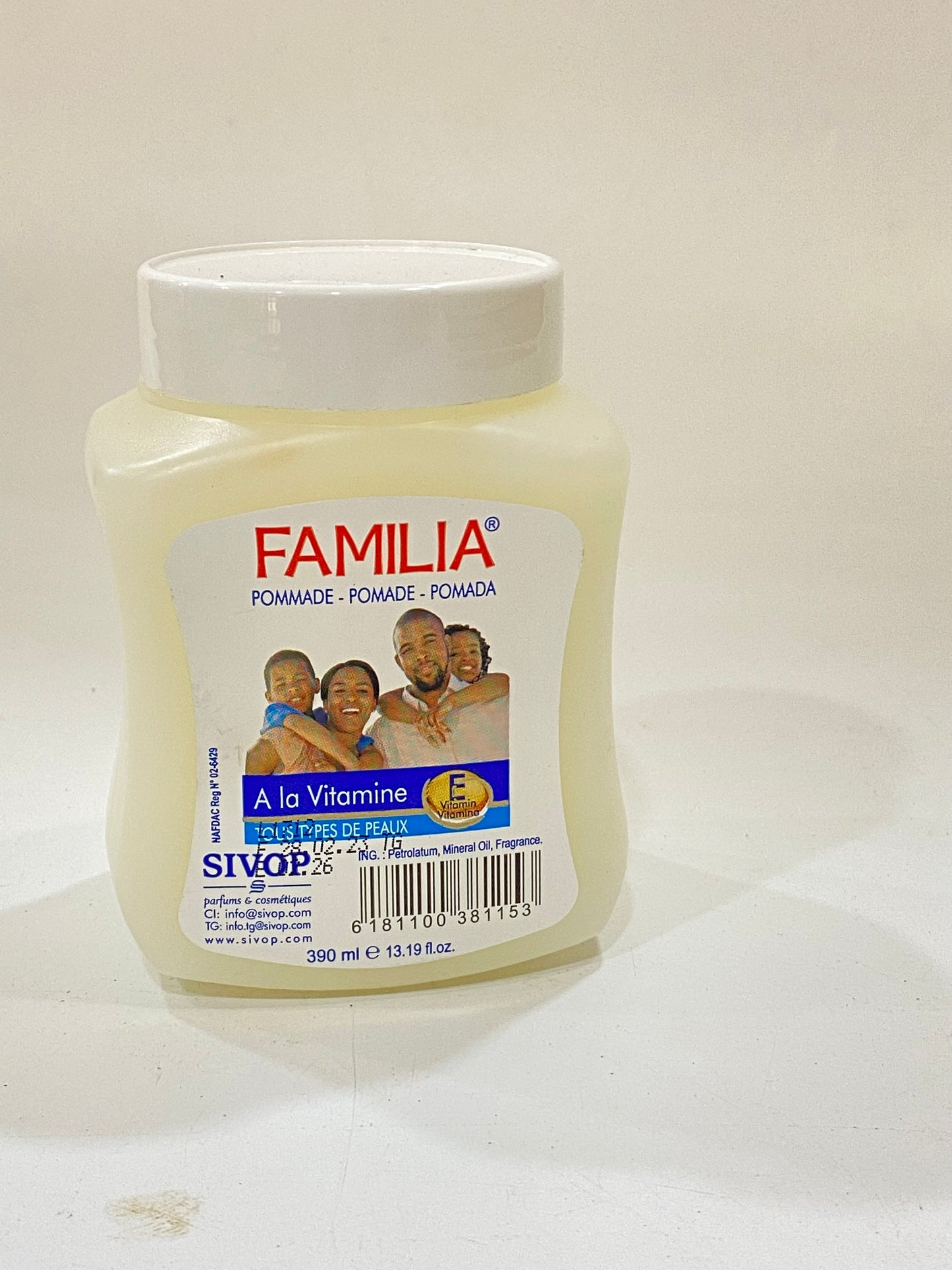 Familia Pomade with Vitamin A - Big