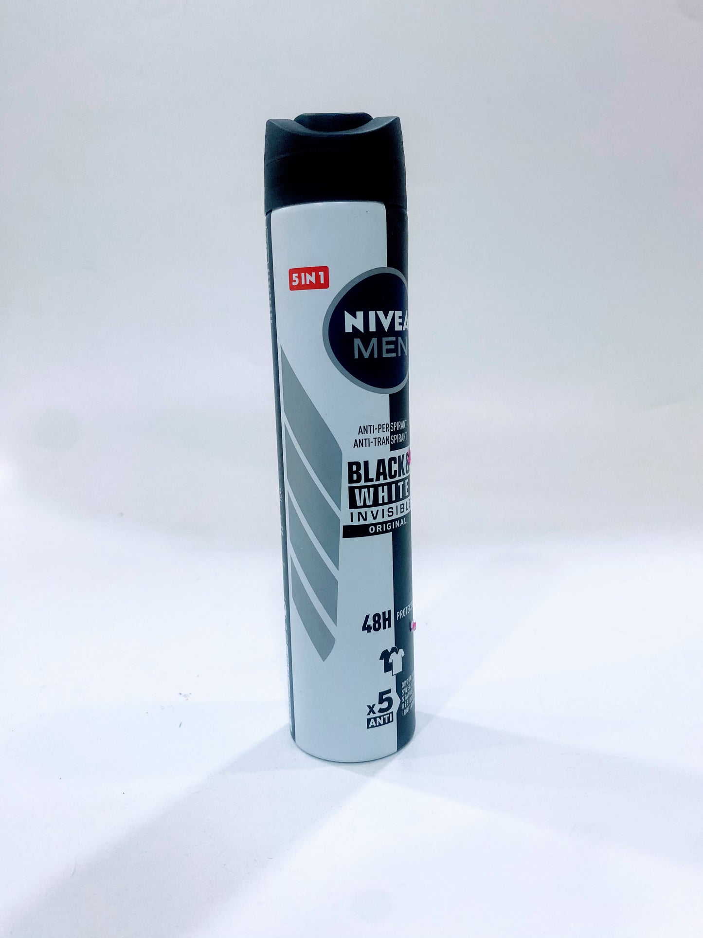 Nivea Black & White Invisible Clear Deodorant spray