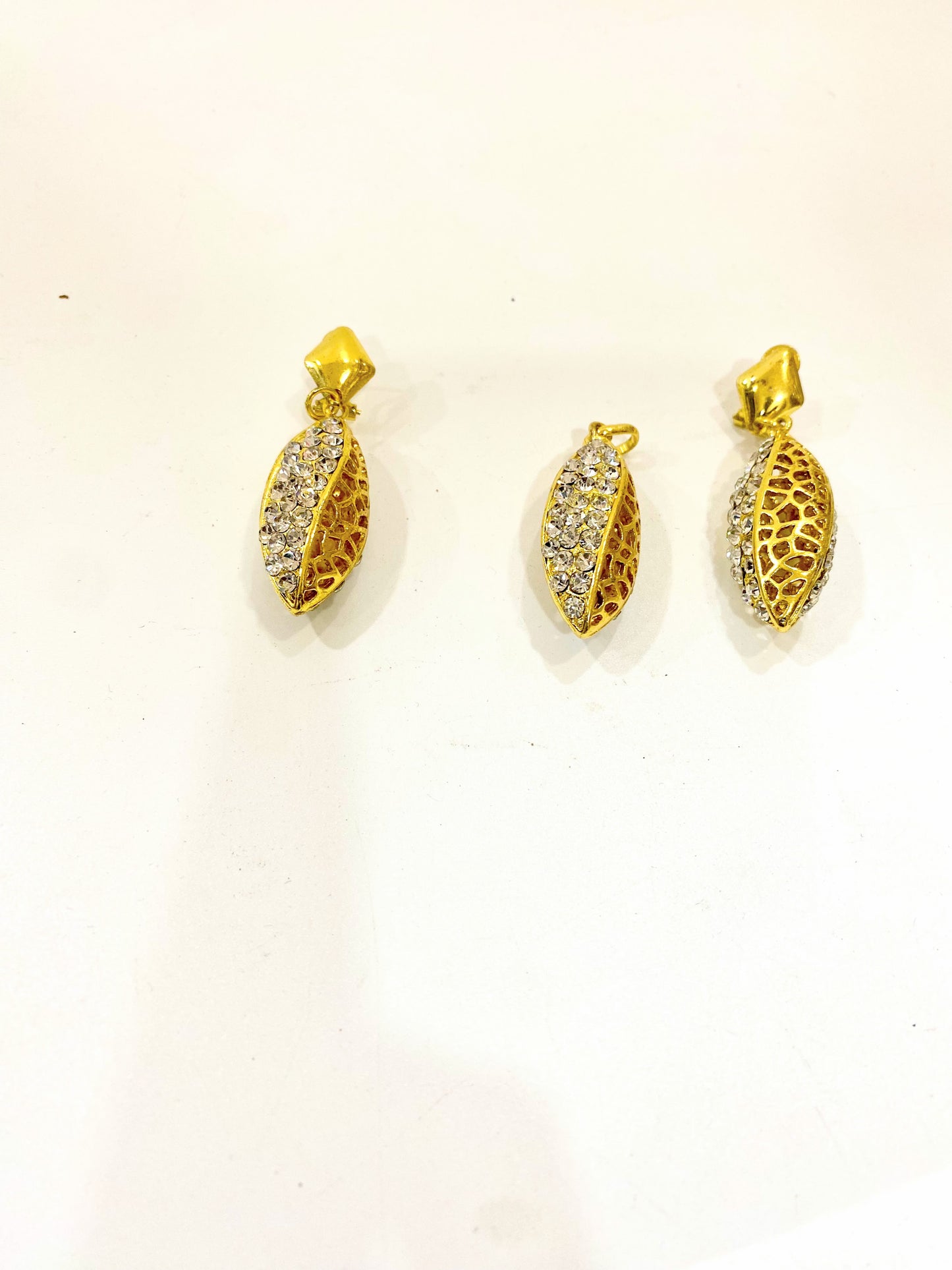 Earrings and pendant set